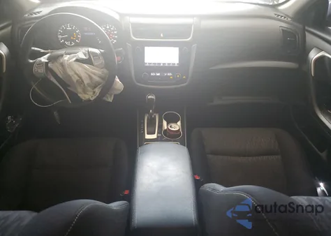 2018 Nissan Altima 2.5 из США, поврежденный, VIN 1N4AL3AP0JC144016